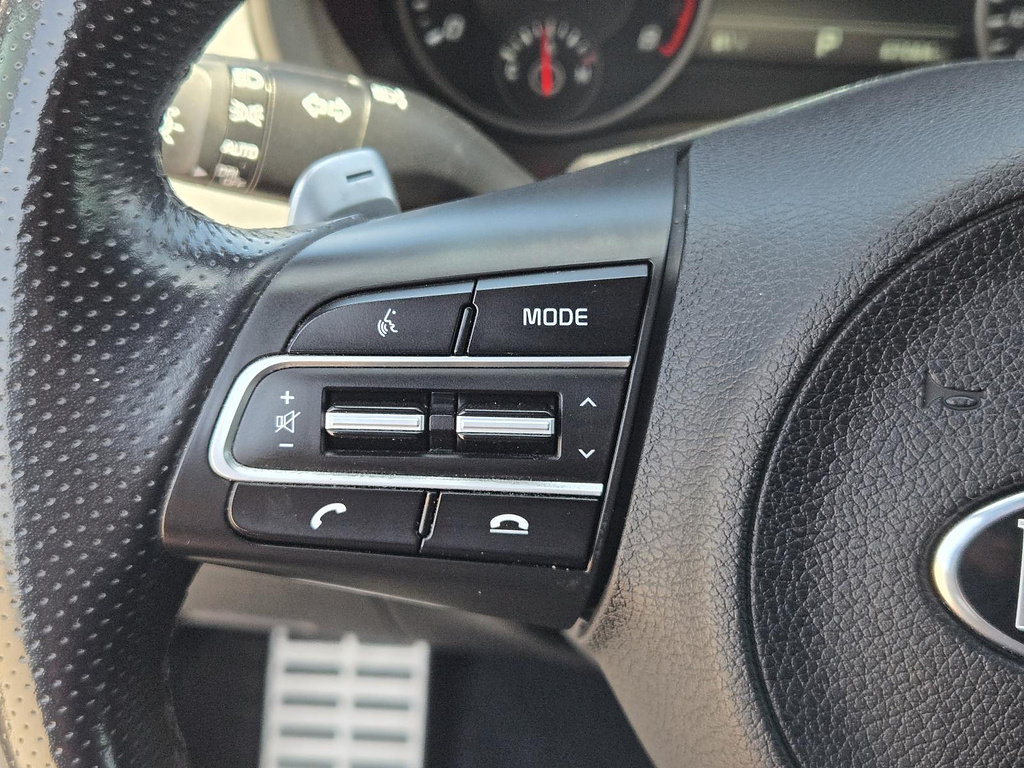 Used 2020 Kia Stinger GT1 RWD image 18