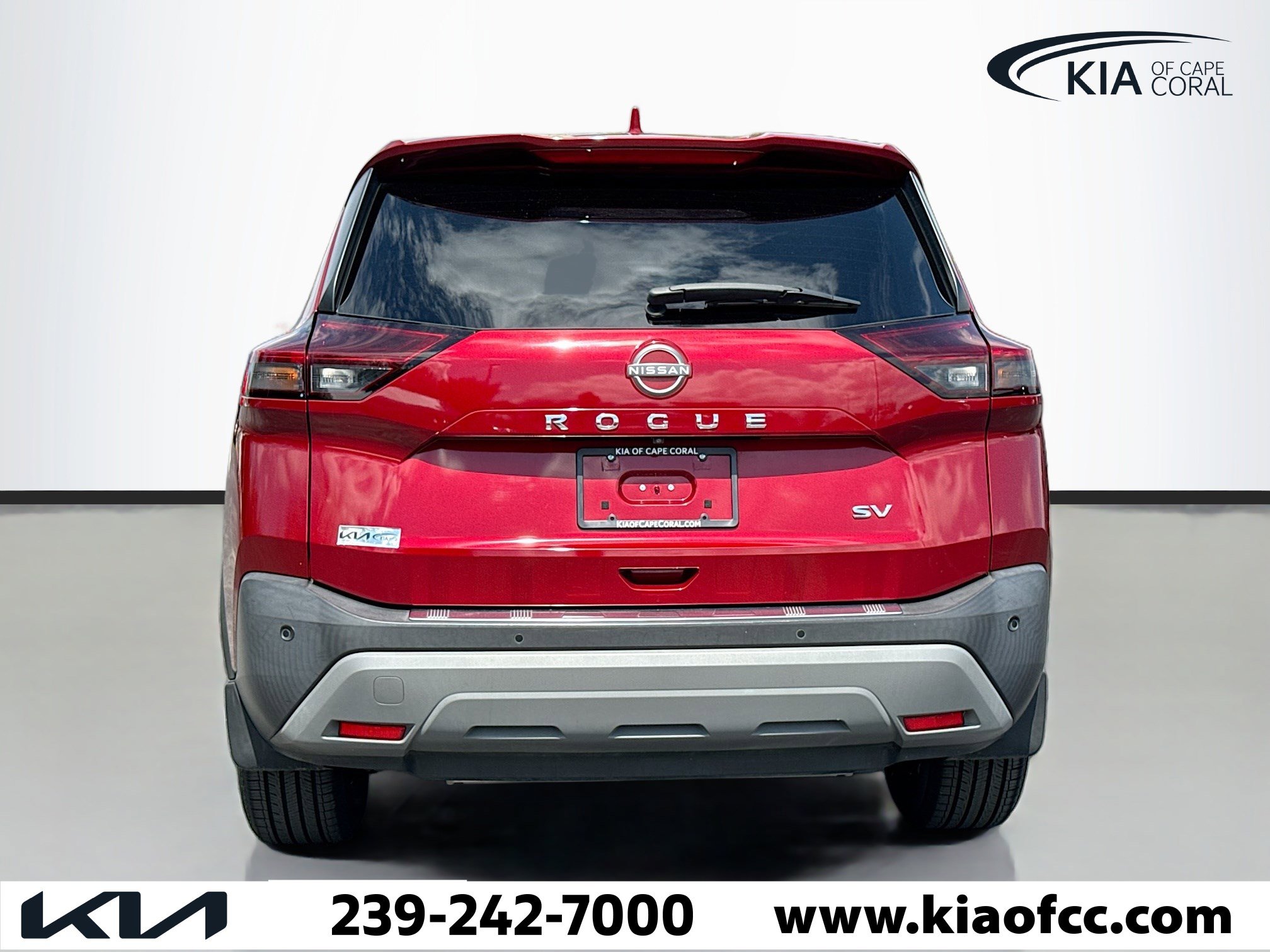 Used 2023 Nissan Rogue SV image 4