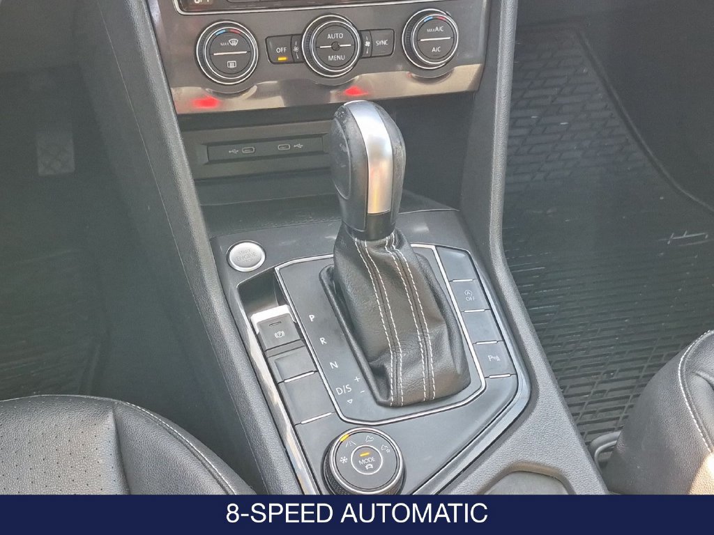 Used 2021 Volkswagen Tiguan SEL AWD/4WD image 28
