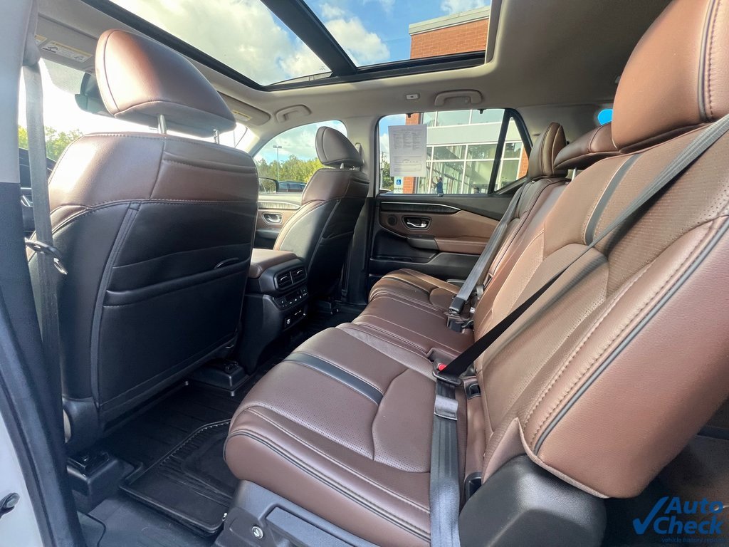 Used 2025 Honda Pilot Elite image 18