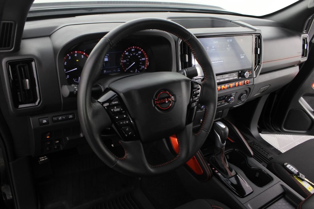 Used 2025 Nissan Frontier PRO-4X AWD/4WD image 8