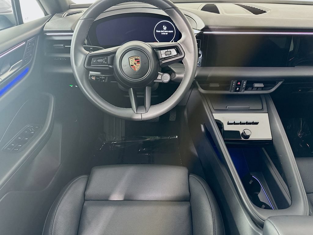 Certified 2025 Porsche Macan Electric RWD image 25