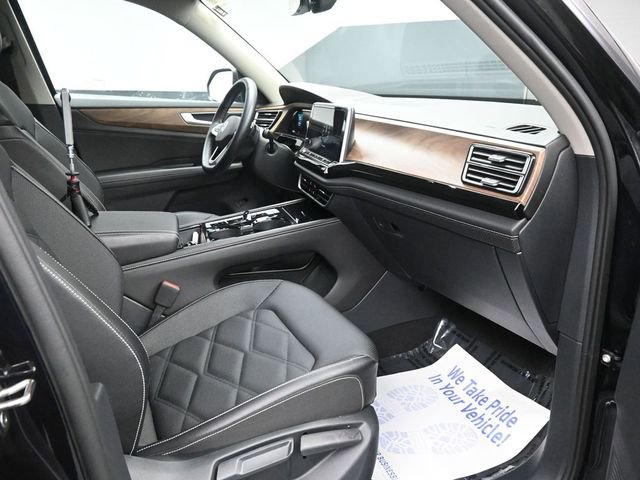 Used 2025 Volkswagen Atlas SE AWD/4WD image 17