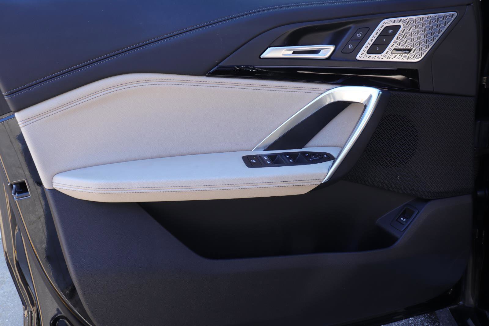 Used 2023 BMW X1 xDrive28i w/ Premium Package image 11