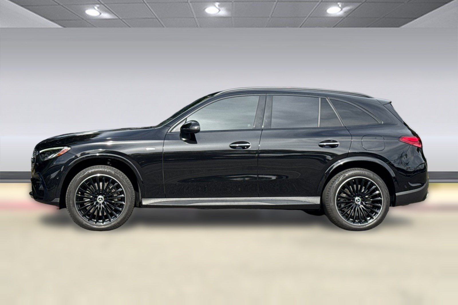 Certified 2025 Mercedes-Benz GLC 350e 4MATIC image 2