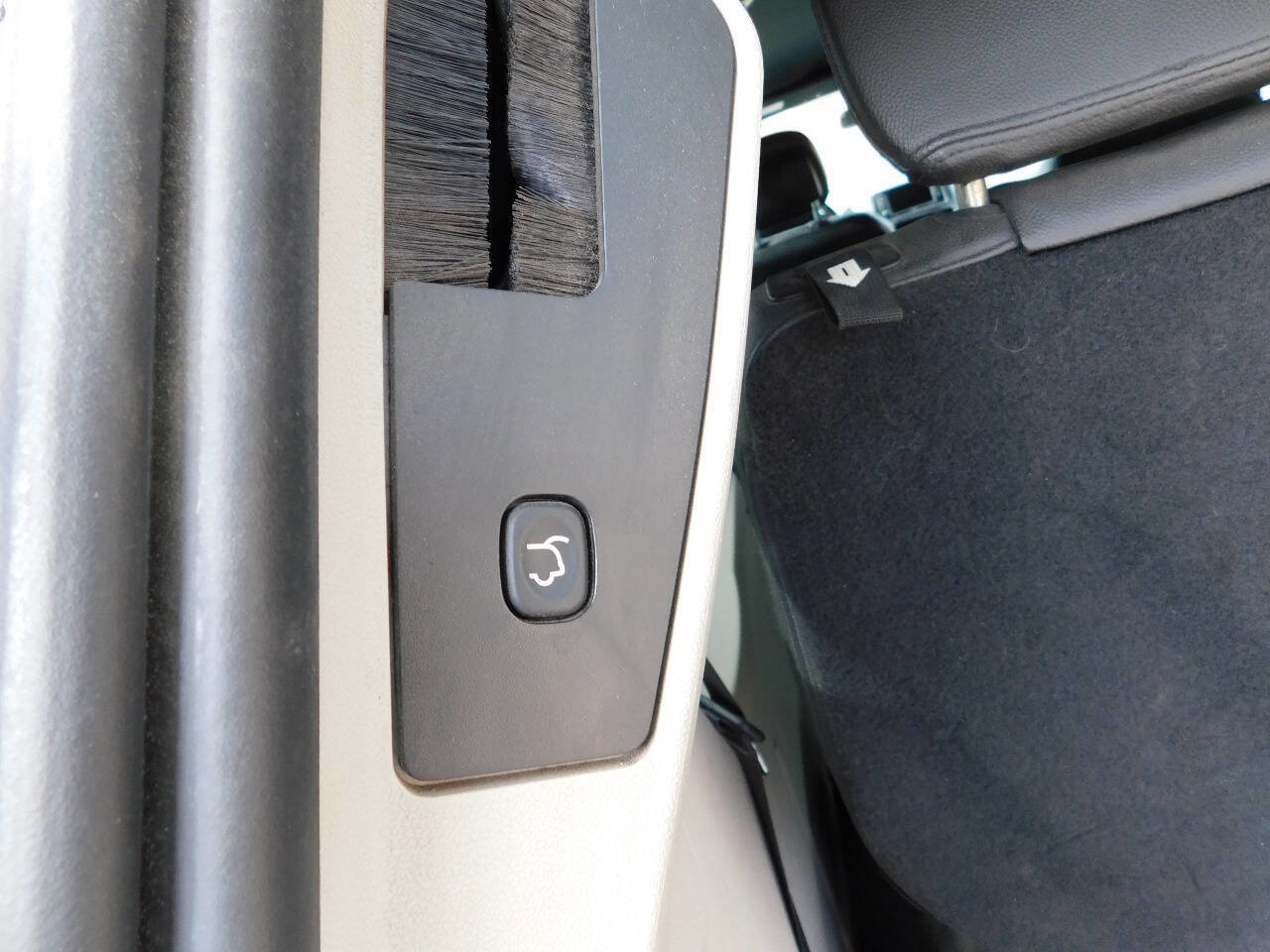 Used 2017 Dodge Grand Caravan SXT image 21