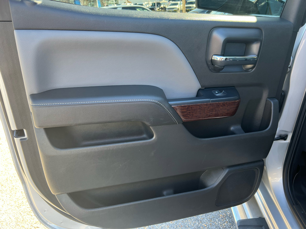 Used 2018 GMC Sierra 1500 SLT image 28