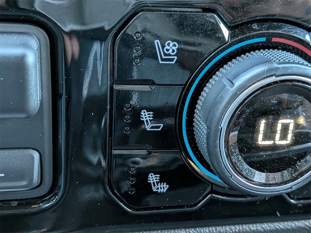 Used 2024 Chevrolet Silverado 2500 High Country w/ High Country Premium Package image 24