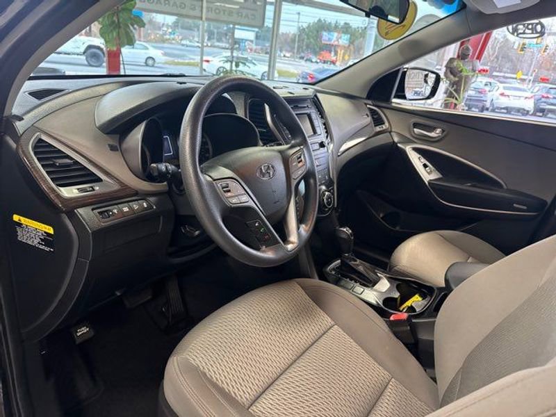 Used 2017 Hyundai Santa Fe Sport image 9