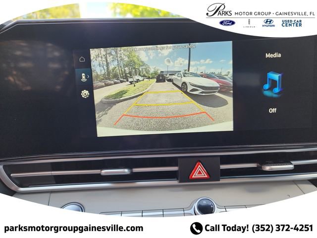 New 2025 Hyundai Elantra Limited image 21