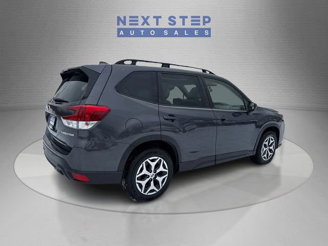 Used 2022 Subaru Forester Premium image 8