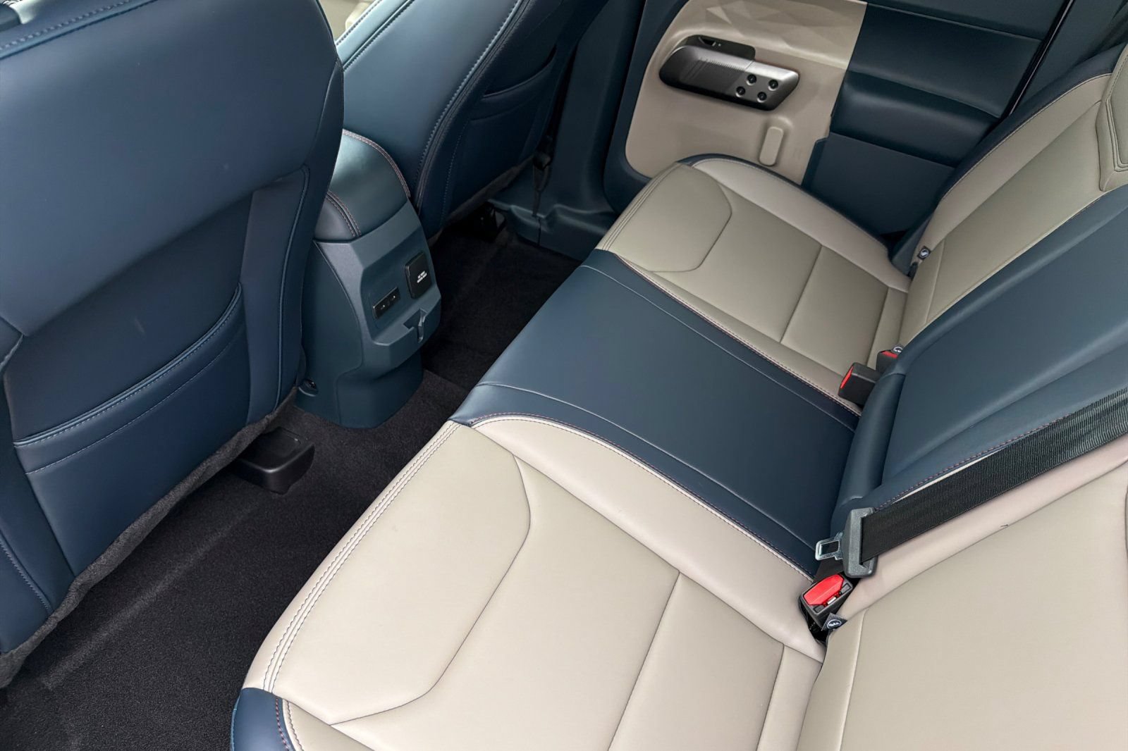 New 2026 Ford Maverick Lariat AWD/4WD image 13