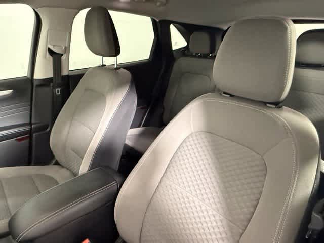 Used 2021 Ford Escape SE w/ SE Sport Appearance Package FWD image 35
