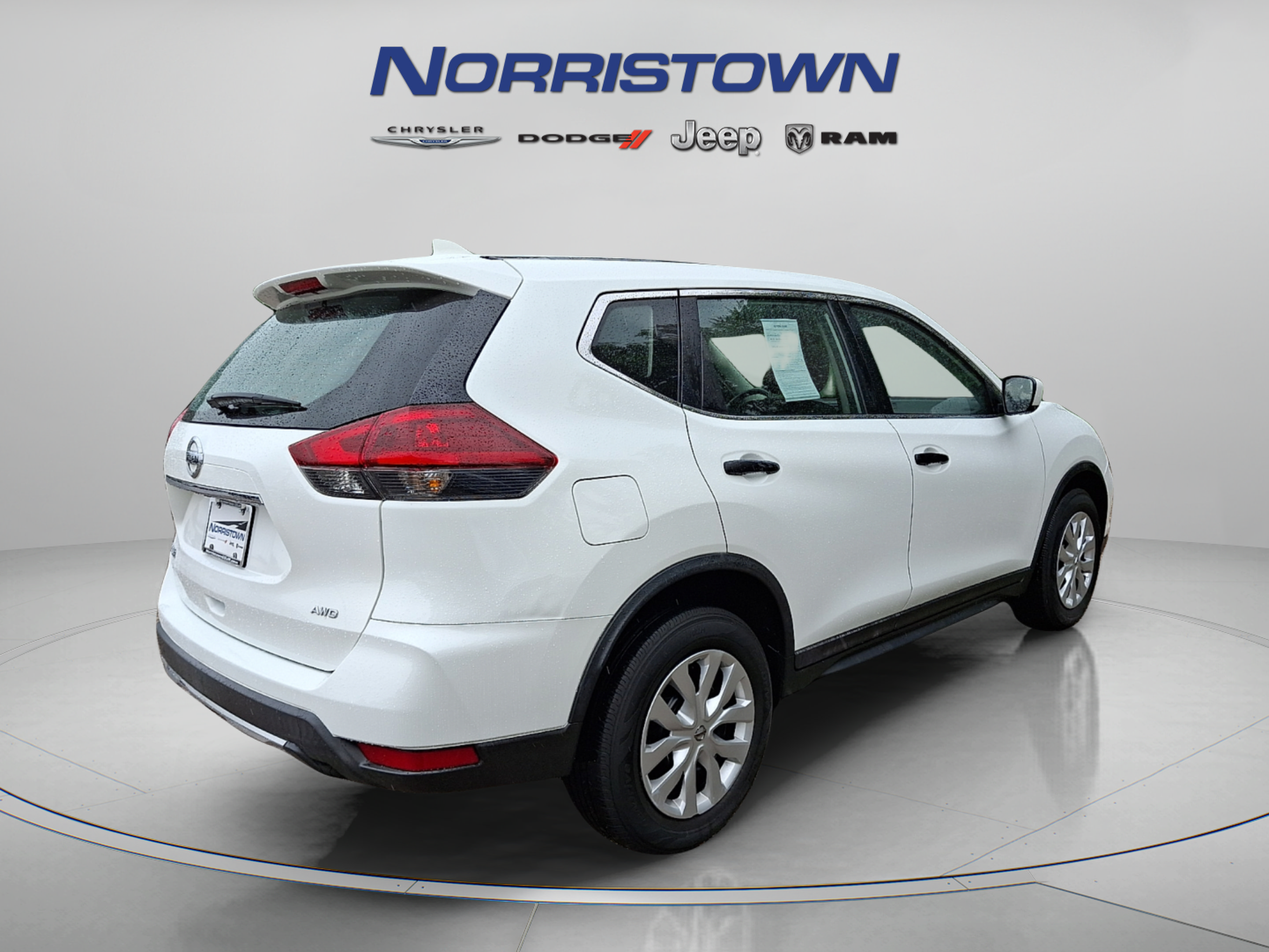 Used 2018 Nissan Rogue S AWD/4WD image 6