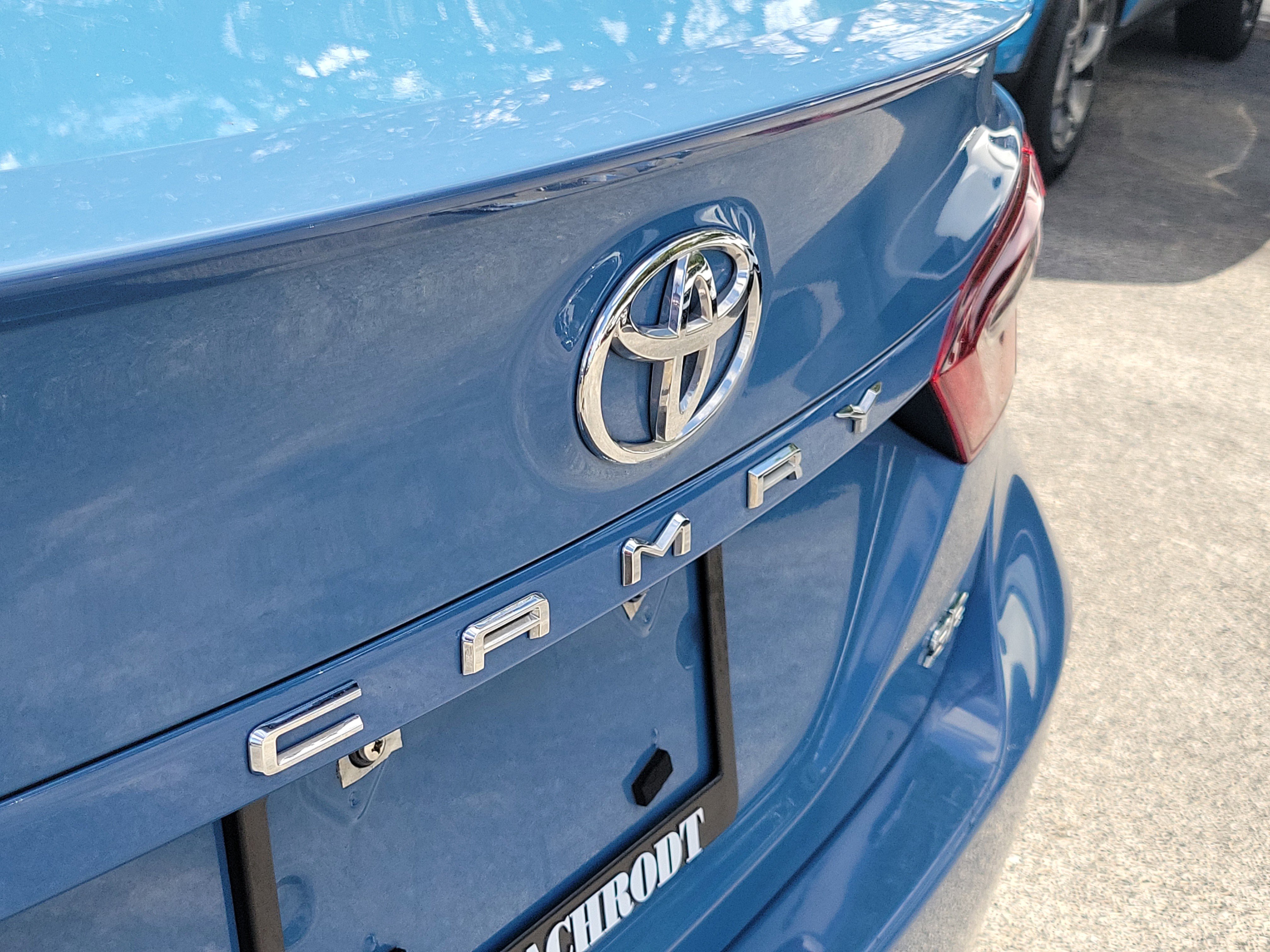 Used 2024 Toyota Camry SE image 10