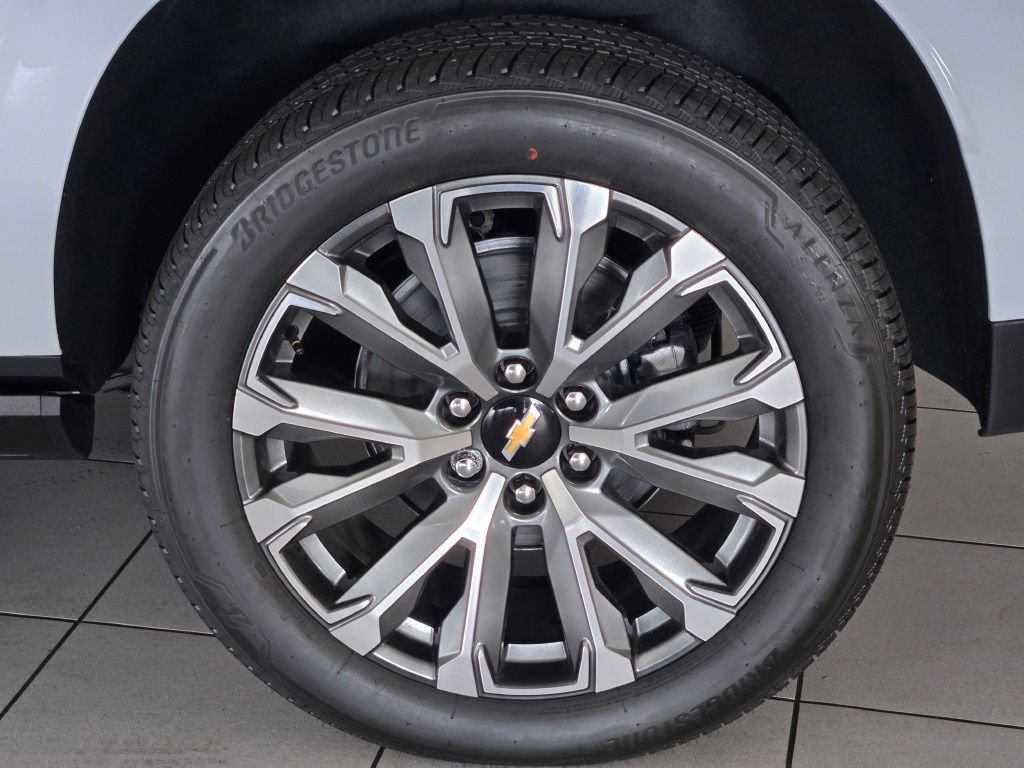 New 2026 Chevrolet Suburban High Country AWD/4WD image 20