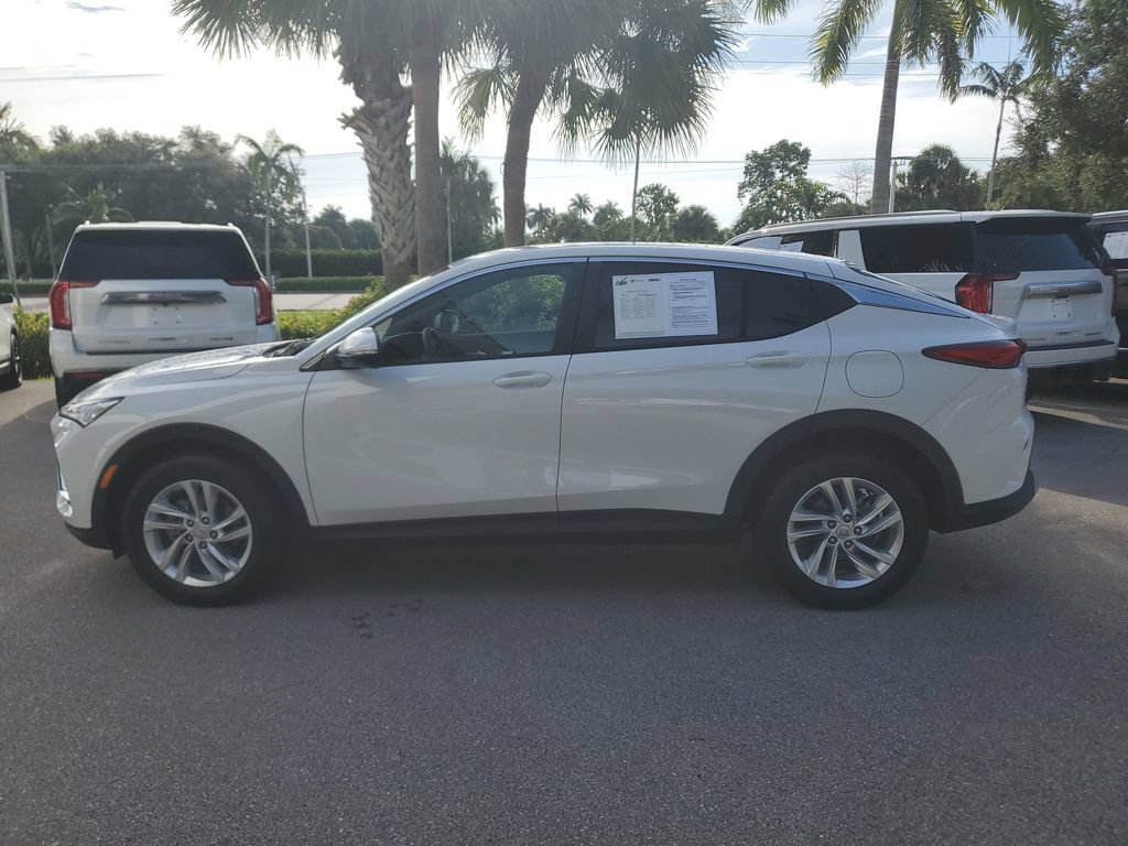 Certified 2024 Buick Envista Preferred w/ Advanced Safety Package FWD image 2