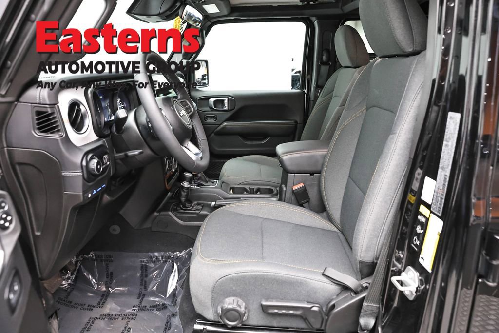 Used 2025 Jeep Wrangler Unlimited Sahara w/ Safety Group image 14