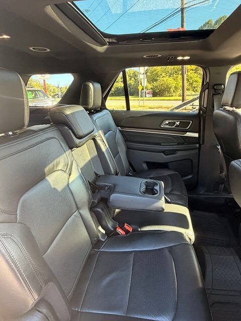 Used 2018 Ford Explorer Limited AWD/4WD image 9