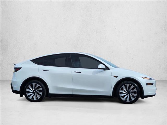 Used 2026 Tesla Model Y AWD image 5