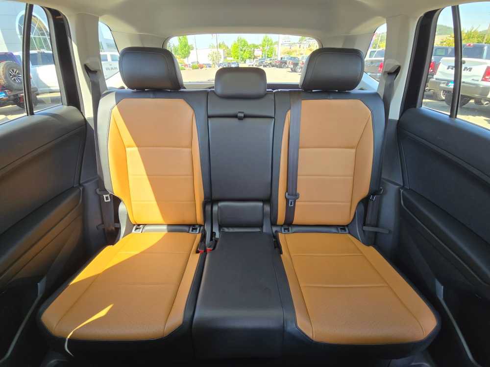 Used 2018 Volkswagen Tiguan SEL AWD/4WD image 17