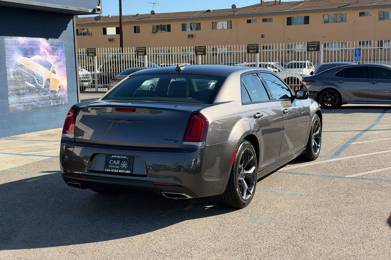 Used 2022 Chrysler 300 S RWD image 6