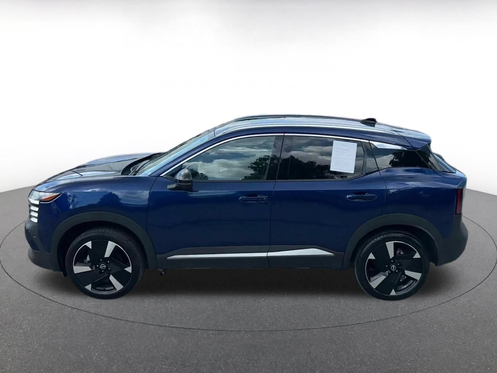 Used 2026 Nissan Kicks SR FWD image 7