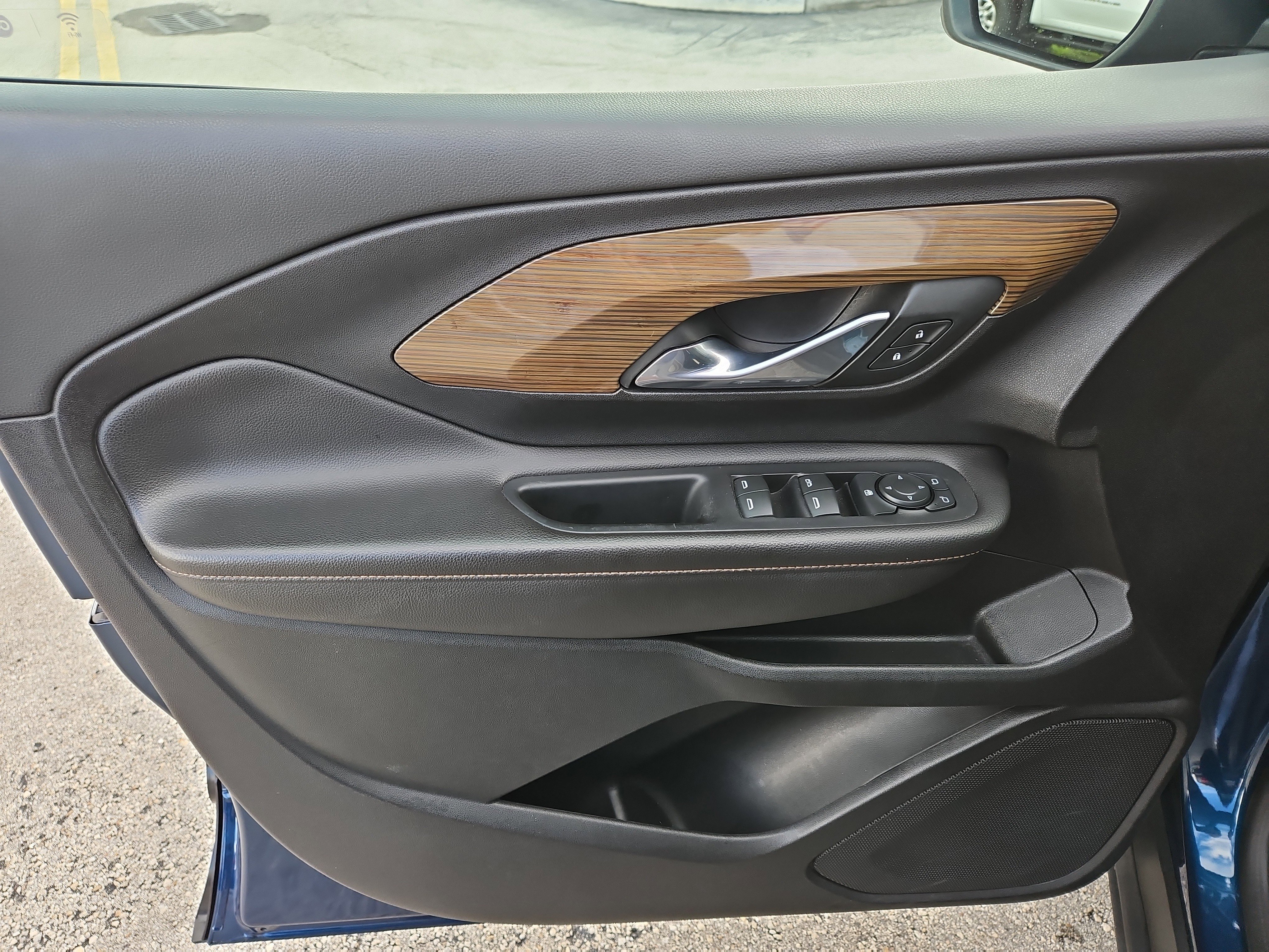 Used 2020 GMC Terrain SLE w/ Driver Convenience Package image 25