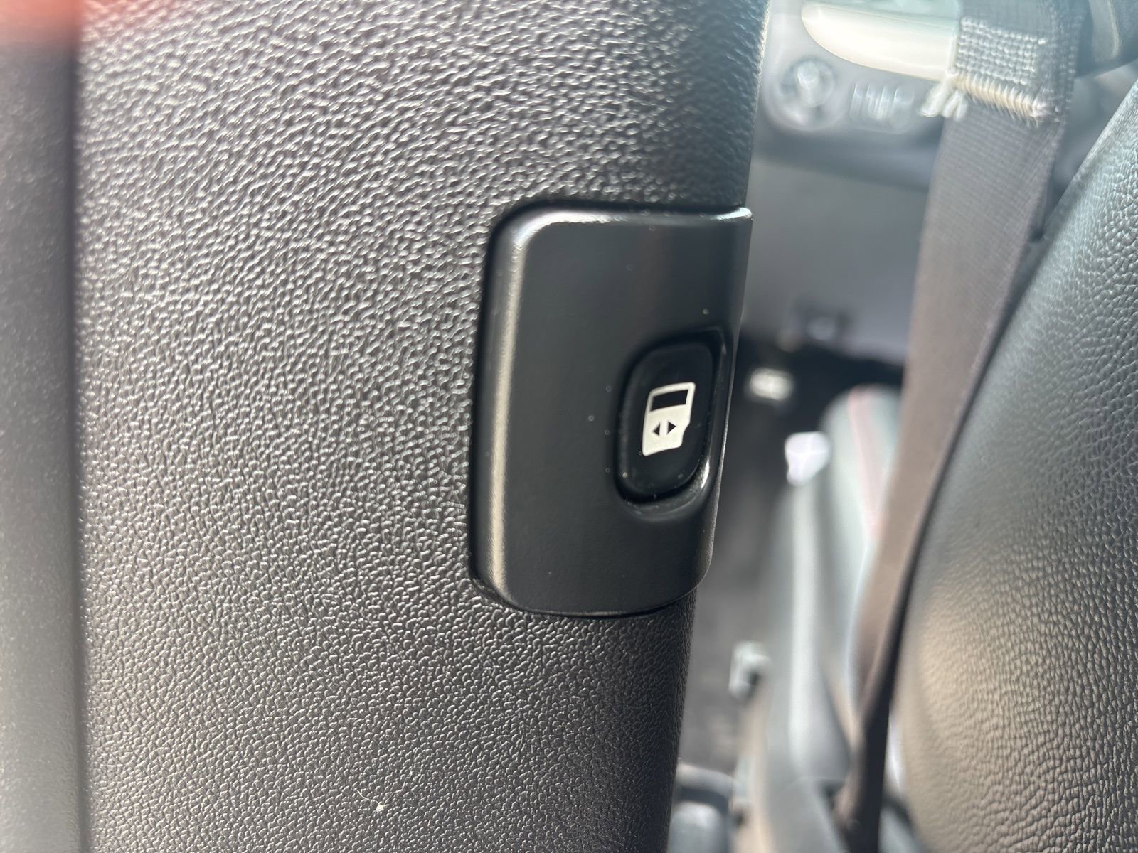 Used 2015 Dodge Grand Caravan R/T w/ Driver Convenience Group FWD image 15