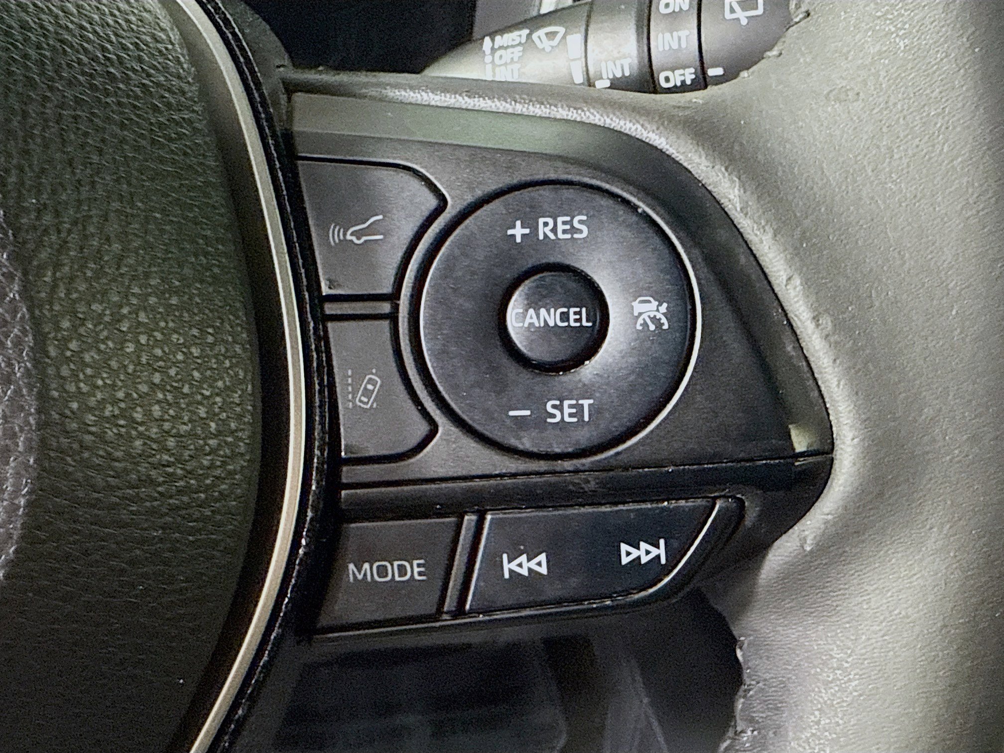 Used 2020 Toyota Corolla XSE image 15