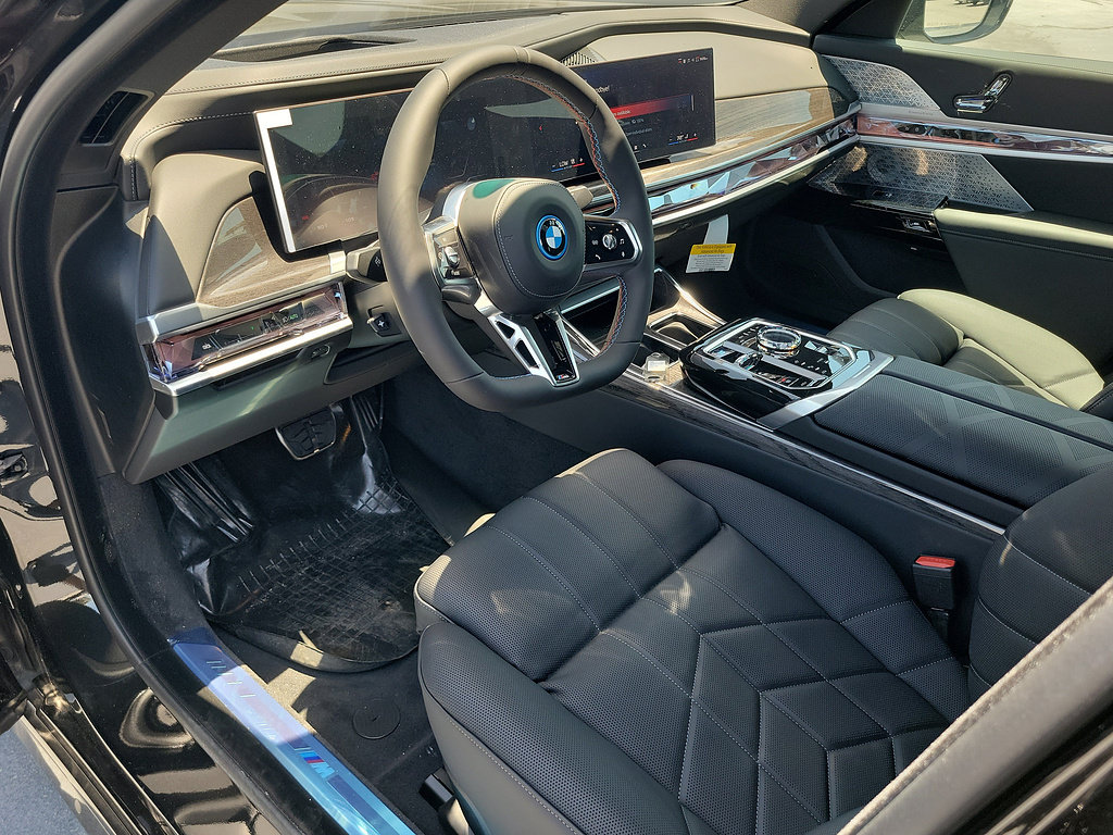 New 2026 BMW i7 M70 w/ Executive Package AWD/4WD image 19