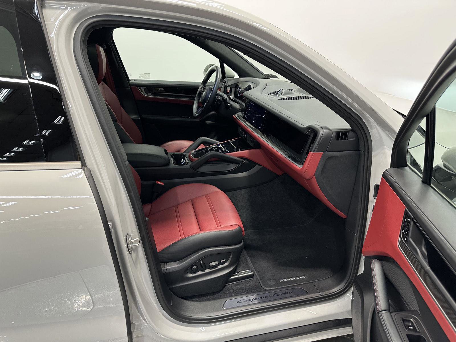 Certified 2025 Porsche Cayenne Turbo image 45