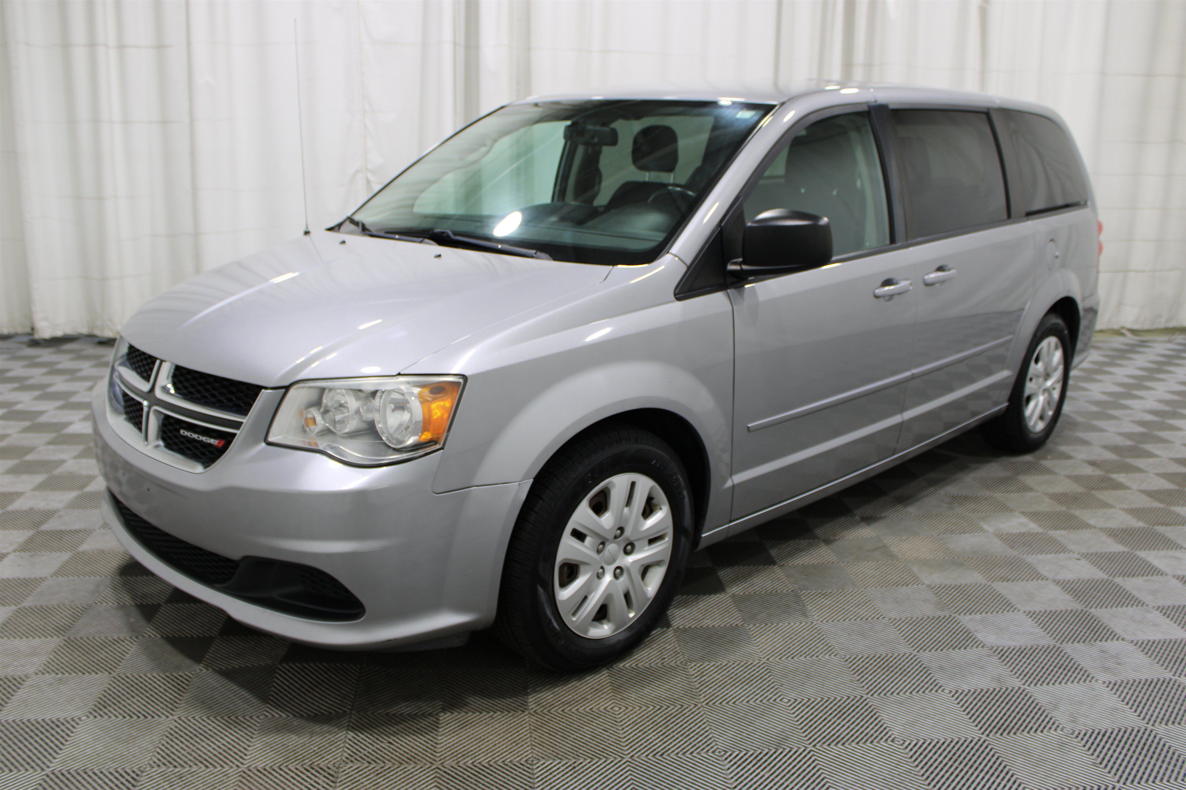 Used 2017 Dodge Grand Caravan SE w/ Power Window Group FWD image 28