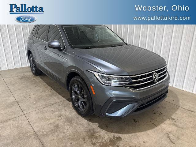 Used 2022 Volkswagen Tiguan SE FWD image 1