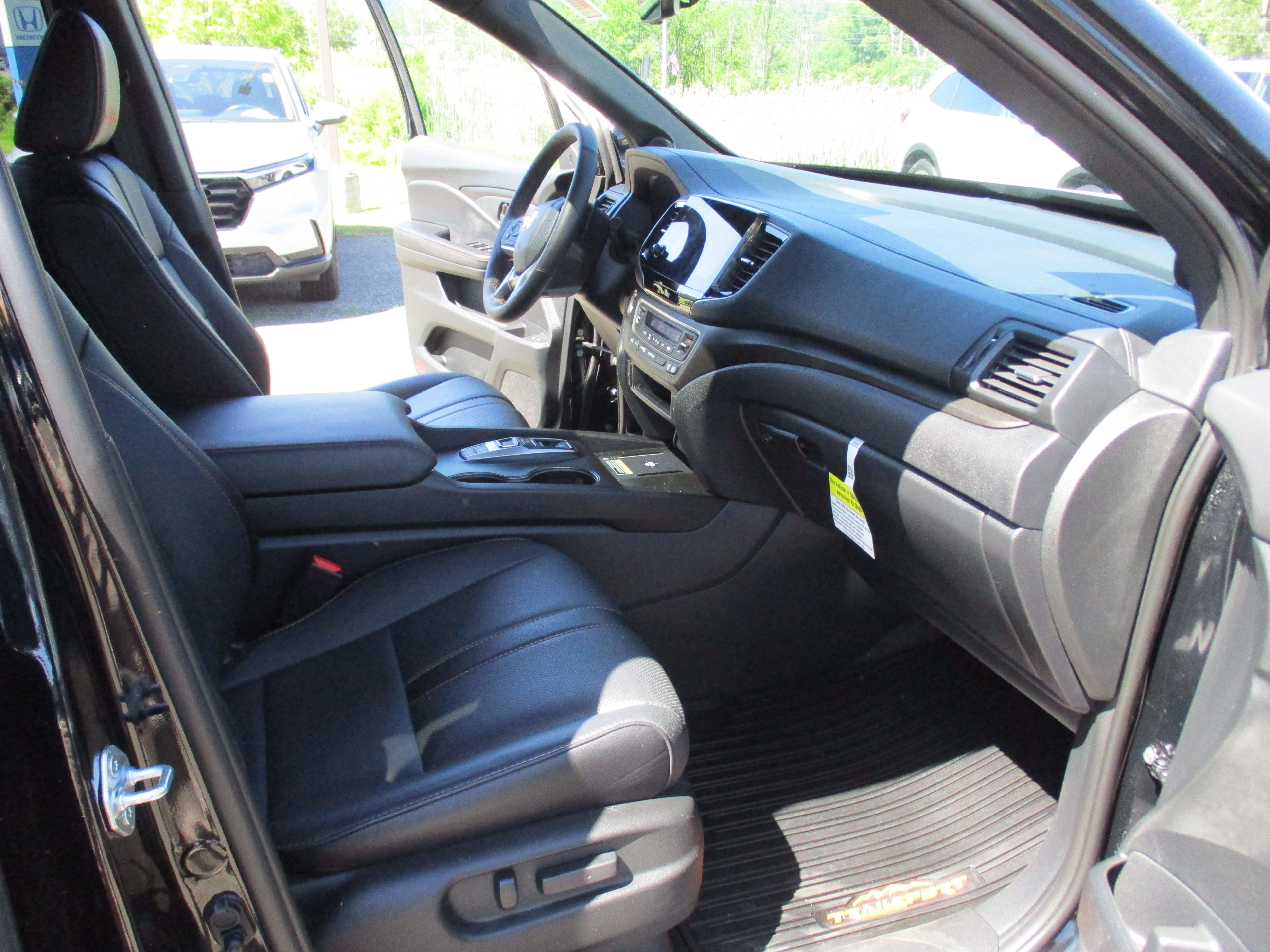 Certified 2025 Honda Passport TrailSport image 16