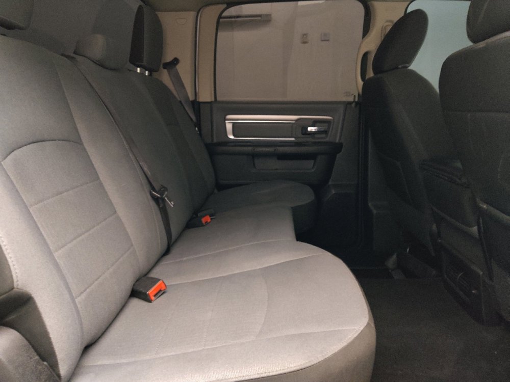 Used 2021 RAM 1500 Classic SLT image 19