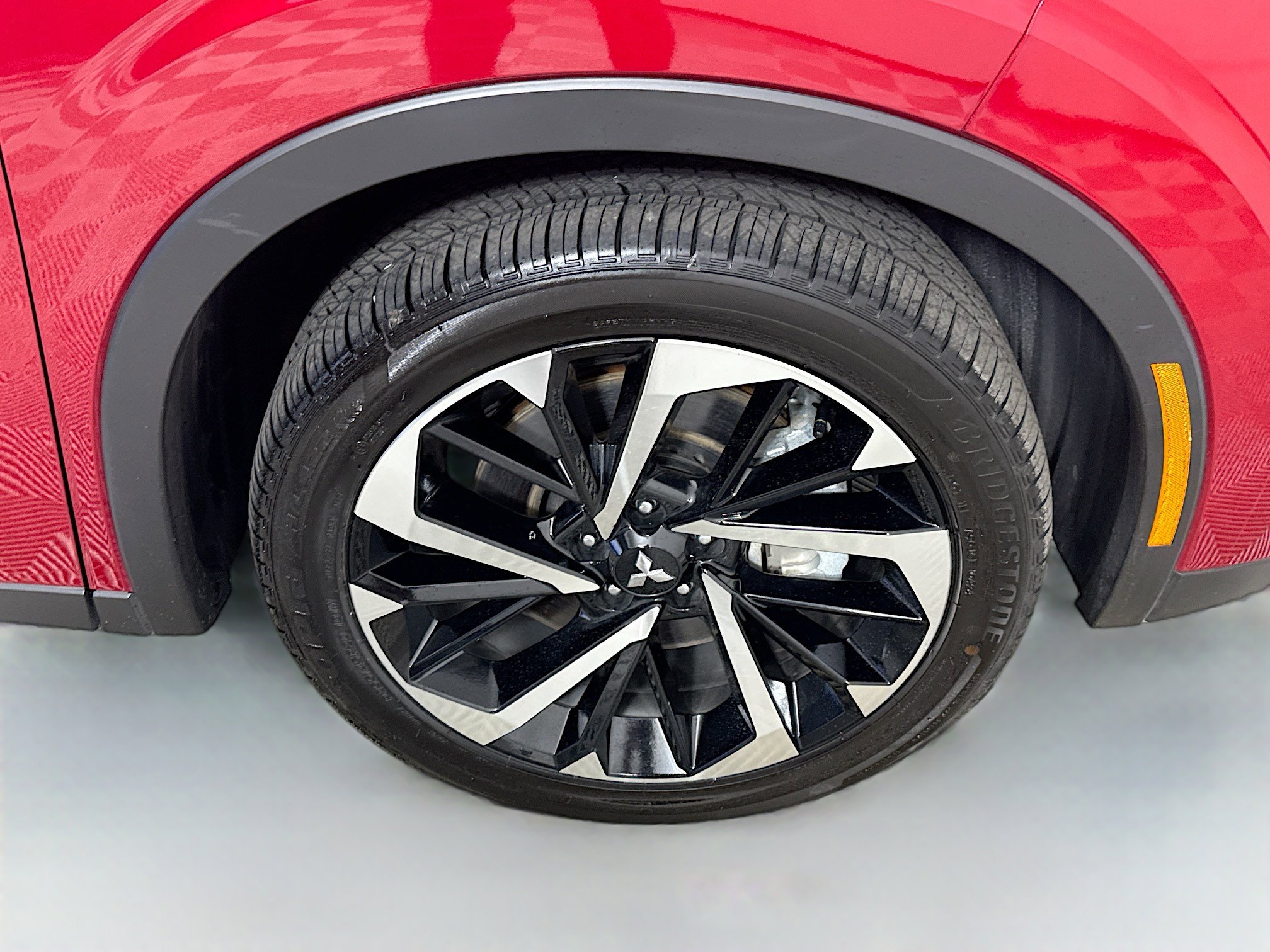 Used 2024 Mitsubishi Outlander SE image 32