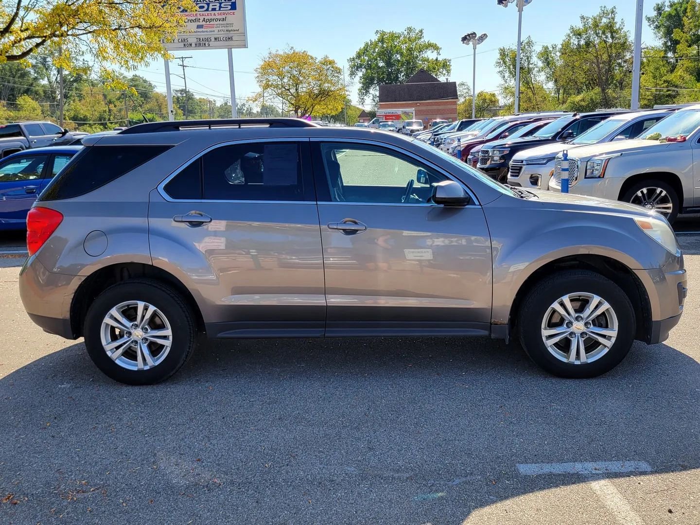Used 2011 Chevrolet Equinox LT w/ Driver Convenience Package image 3