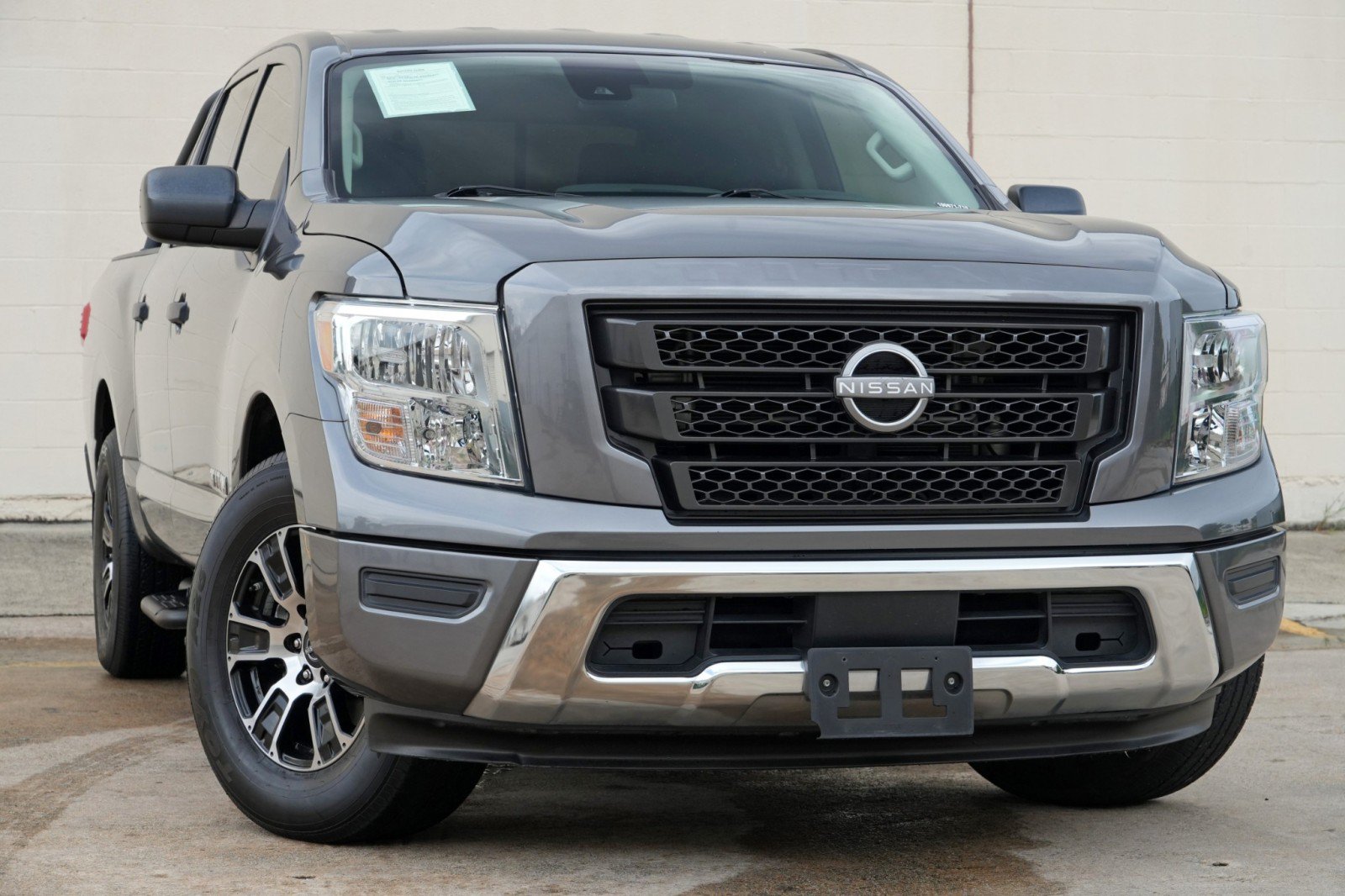 Used 2023 Nissan Titan SV w/ Accessory Utility Package RWD image 2