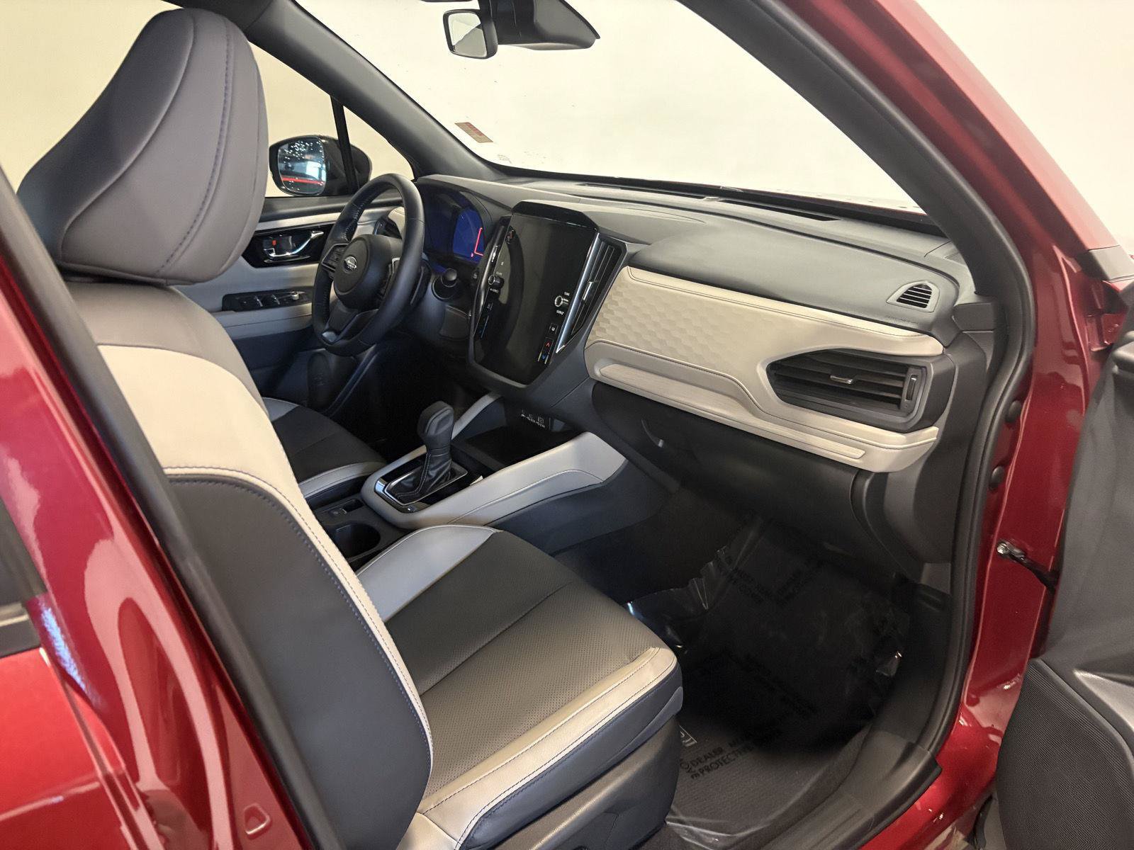 Used 2025 Subaru Forester Limited AWD/4WD image 45
