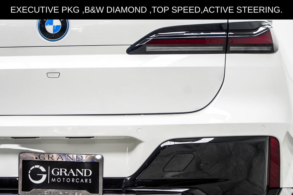 Used 2025 BMW 750e xDrive w/ Executive Package AWD/4WD image 21