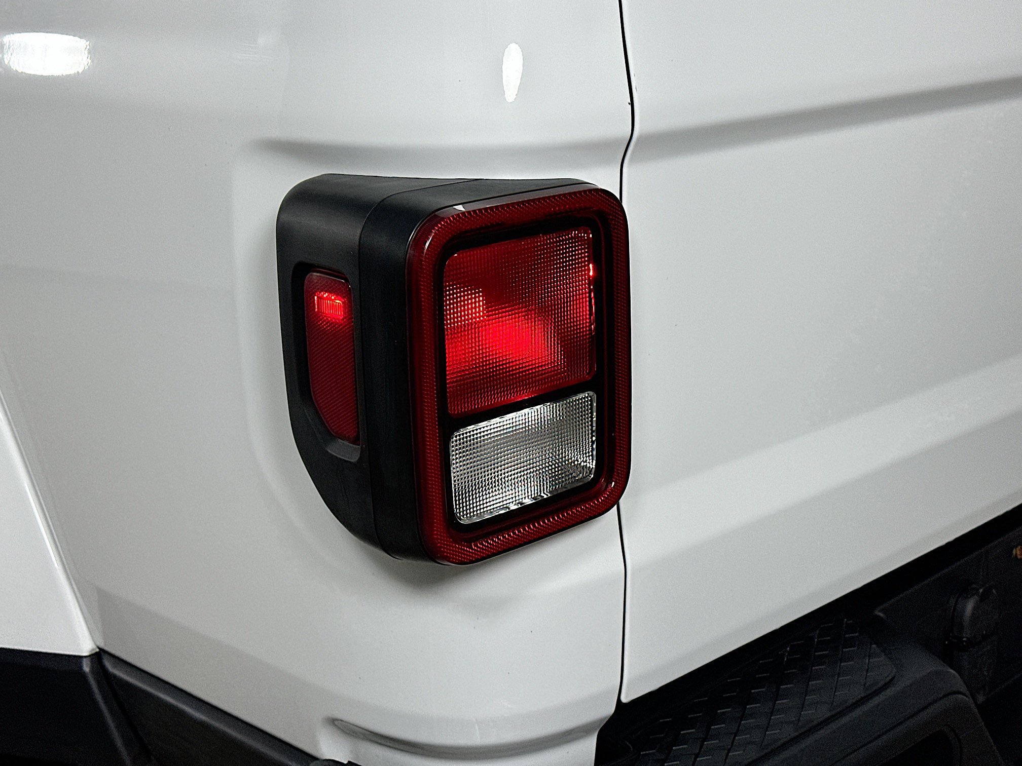Used 2023 Jeep Gladiator Sport AWD/4WD image 38