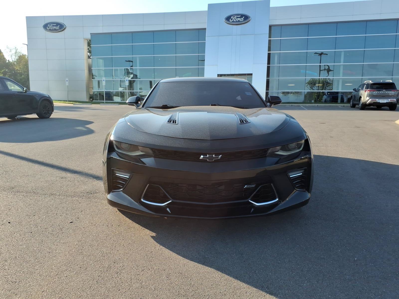 Used 2018 Chevrolet Camaro SS RWD image 8