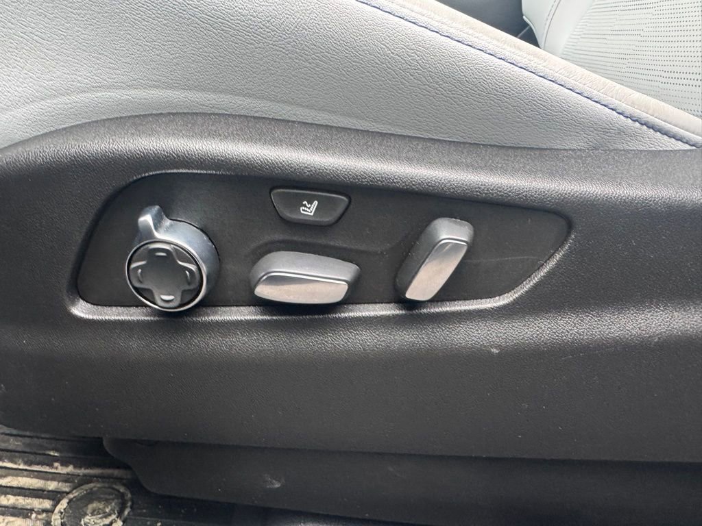 Used 2024 Cadillac XT4 Sport image 13