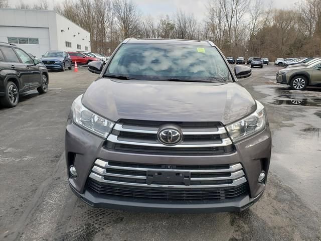 Used 2018 Toyota Highlander Limited Platinum image 9