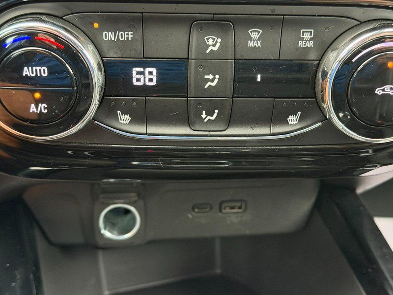 Used 2025 Chevrolet Trax ACTIV w/ Driver Confidence Package FWD image 20