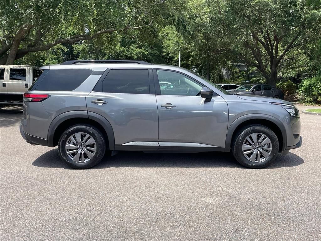 Used 2025 Nissan Pathfinder SV FWD image 2
