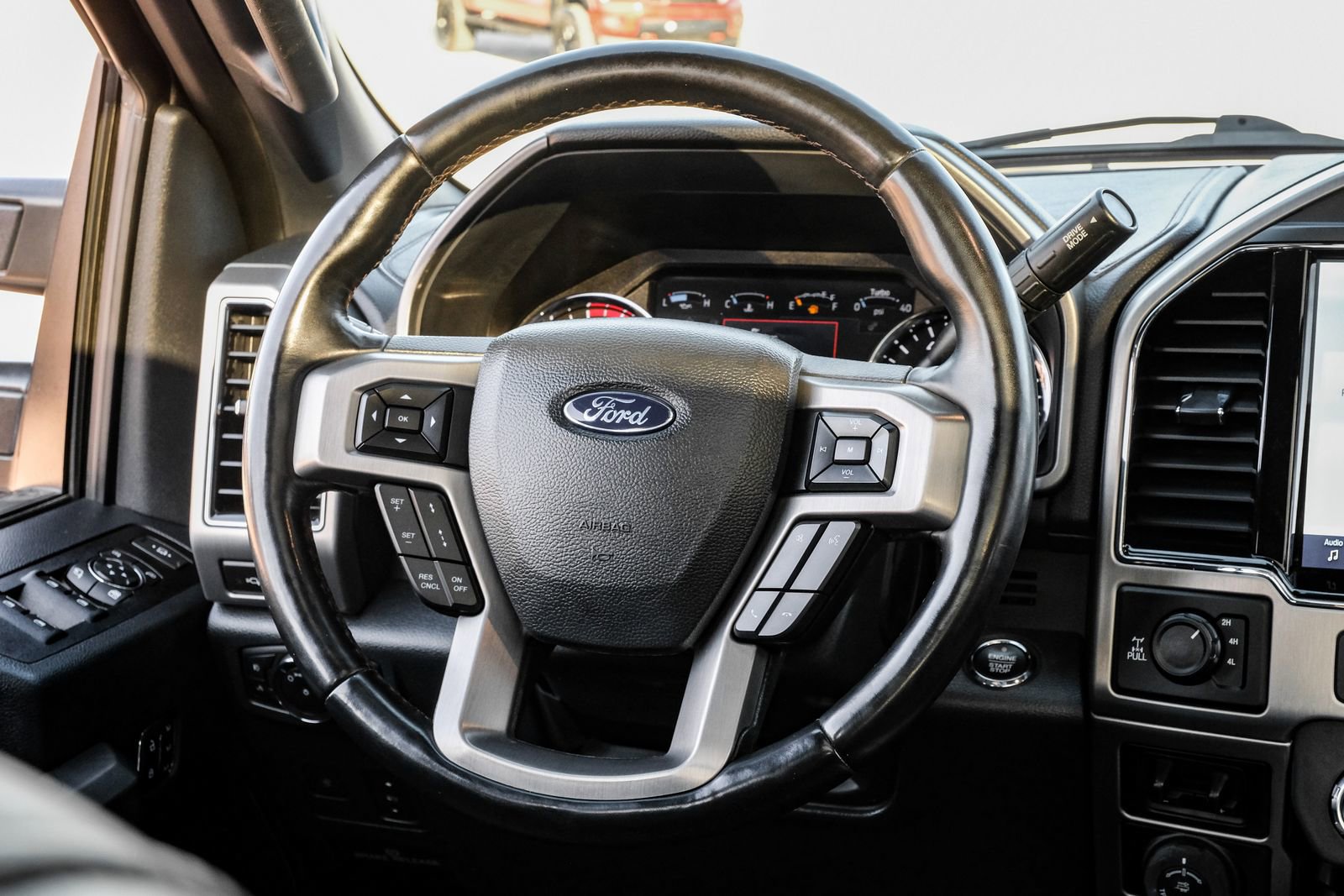 Used 2022 Ford F250 Platinum w/ FX4 Off-Road Package AWD/4WD image 21