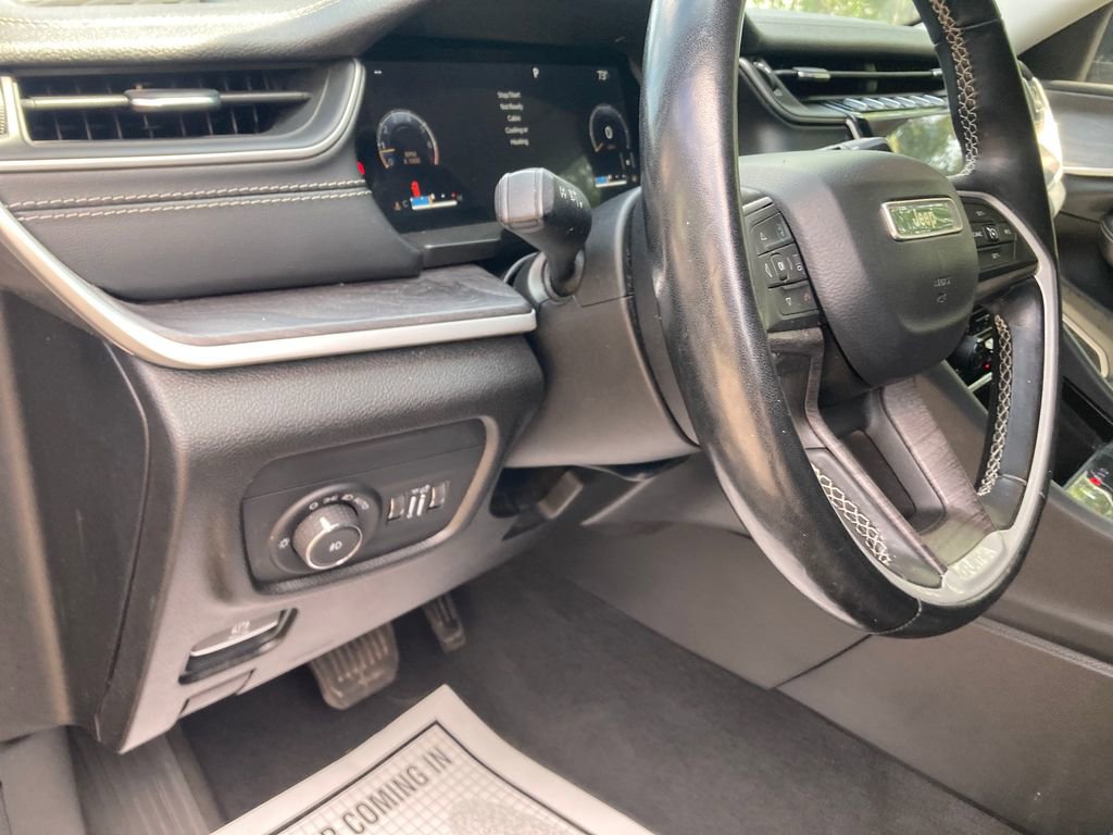 Used 2021 Jeep Grand Cherokee L Limited image 17