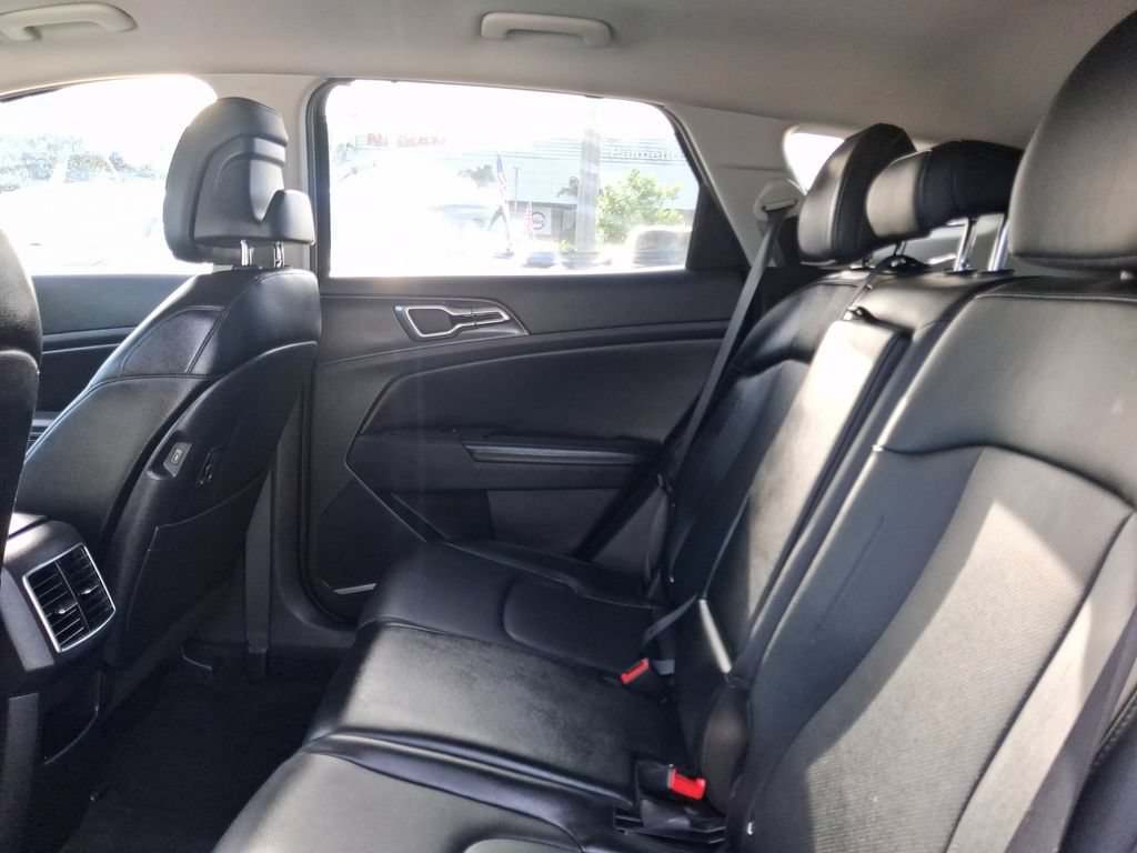 Used 2024 Kia Sportage EX FWD image 8